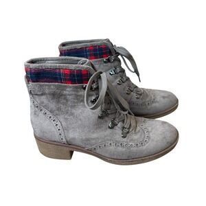 Tommy Hilfiger Women's Twyazi Suede Plaid Wingtip Ankle Boots Size 8.5M Vegan